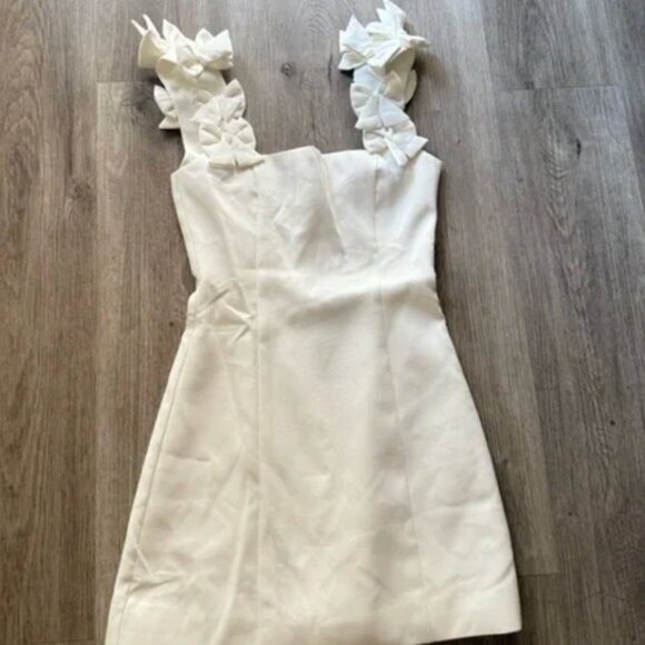 Elliatt Celia Dress White XXS PREVIOUSLY OWNED - Picture 1 of 5
